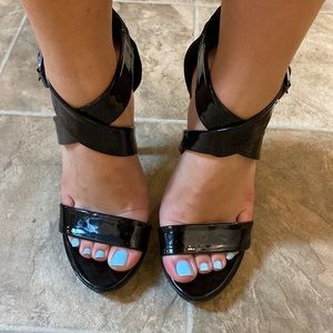 Size 6 patent leather black strappy pumps
